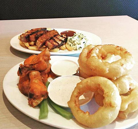 Moreton Bay Boat Club Restaurant - VIC Tourism 11