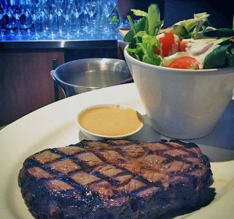 Moreton Bay Boat Club Restaurant - VIC Tourism 6