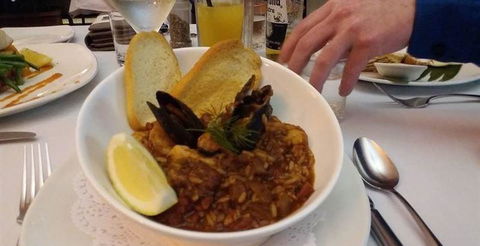 Barnacle Bill's Seafood Inn - VIC Tourism 5