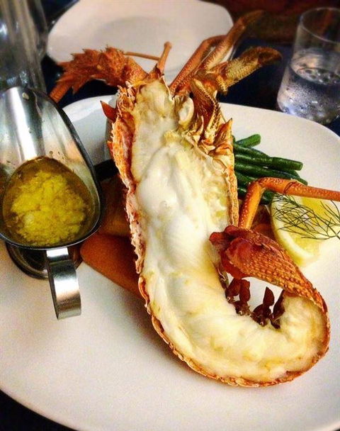 Barnacle Bill's Seafood Inn - VIC Tourism 7