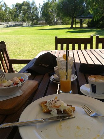 The Crossing Cafe - VIC Tourism 0