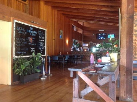 Amble Inn Bistro - VIC Tourism 0