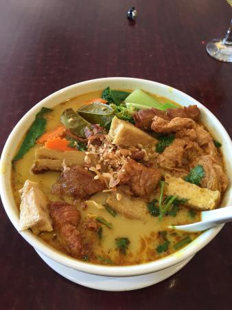 Au Lac Royal Vegetarian Cuisine - VIC Tourism 0