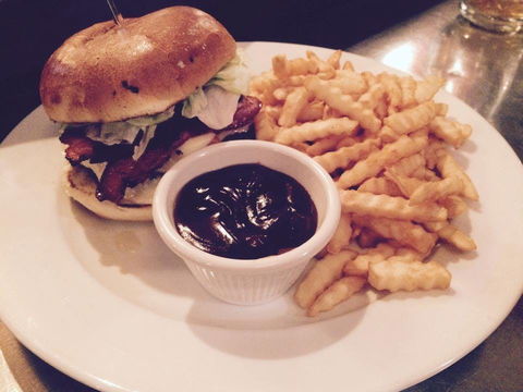 King's Head Tavern - VIC Tourism 0