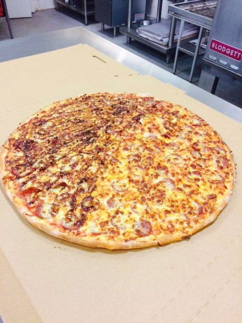 Rocky's Pizza - VIC Tourism 0