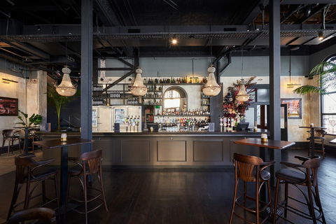 The Royal Hotel - VIC Tourism 0