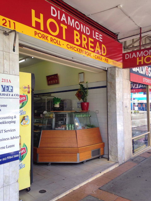 Diamond Lee Hot Bread - VIC Tourism 0