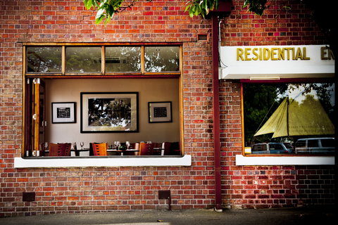 Elephant And Castle Hotel - VIC Tourism 2