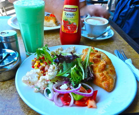 The Salty Dog Cafe - VIC Tourism 0