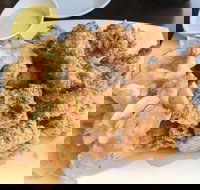 Momo Chicken  Beer - VIC Tourism