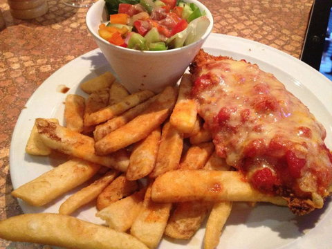 Queen's Steakhouse - VIC Tourism 0