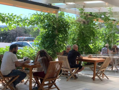 Barney's Of Bookham - VIC Tourism 1