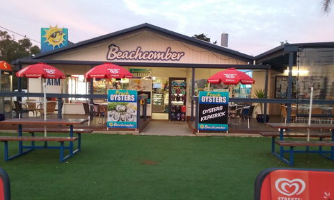 Beachcomber Cafe - VIC Tourism 0