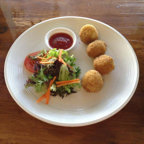 Cafe Ruche - VIC Tourism 0