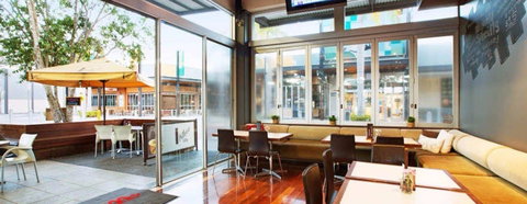 North Lakes Tavern - VIC Tourism 0