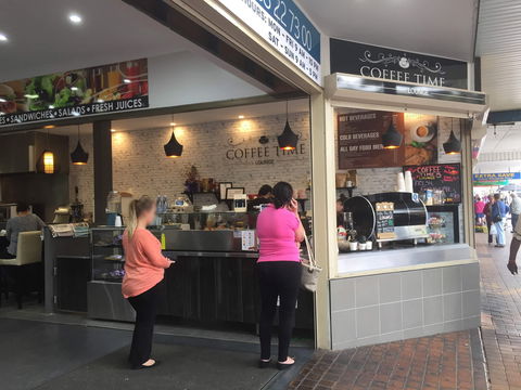 Mobile & Coffee Time - VIC Tourism 0