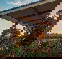 Caf in the Vines - VIC Tourism