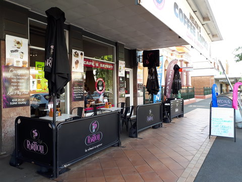 Helen's Coffee Lounge - VIC Tourism 2