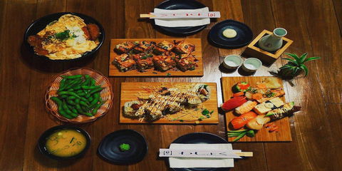 Tsuru Sushi Cafe - VIC Tourism 0