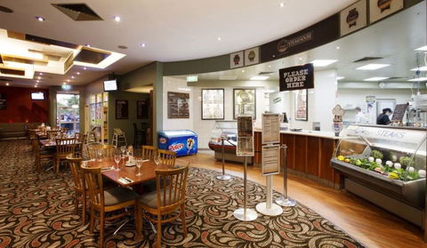 Victoria Point Tavern - VIC Tourism 0