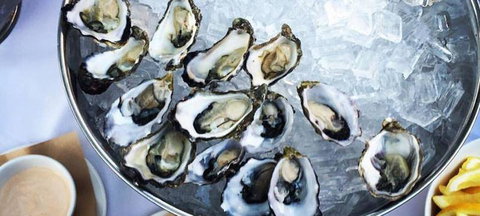 Sails Beach Restaurant & Bar - VIC Tourism 3