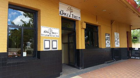 The Apple Tree Inn - VIC Tourism 0