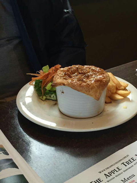 The Apple Tree Inn - VIC Tourism 6