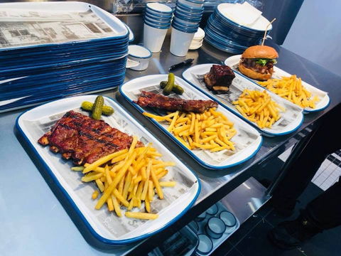 American Bar & Grill - VIC Tourism 0