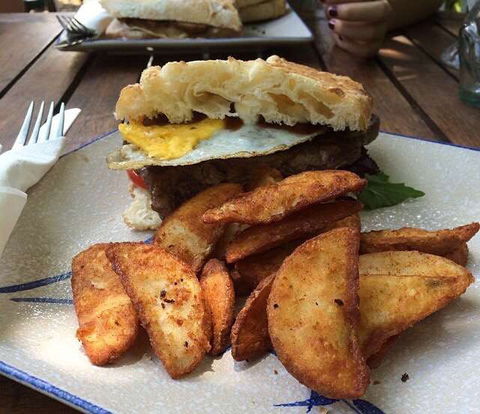 Corinthian Snack Bar And Carvery - VIC Tourism 0