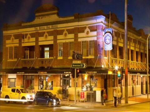 Royal Oak Hotel - VIC Tourism 0