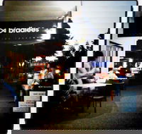 Bradlees on the Beach - VIC Tourism