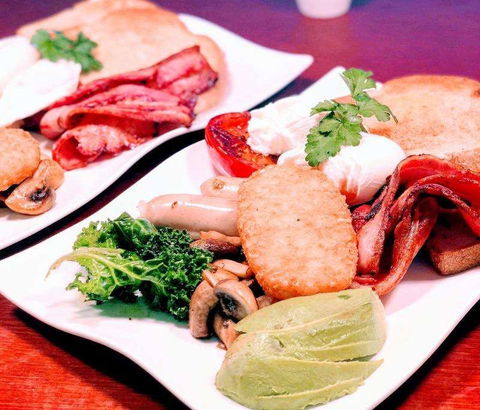 Coffee Barn Bistro And Bar - VIC Tourism 0