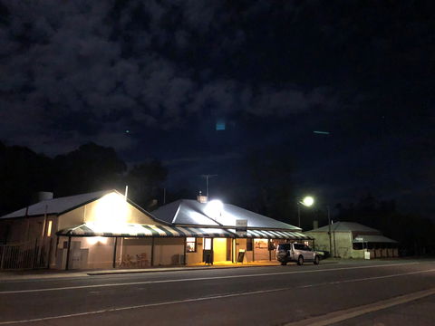 Eden Valley Hotel - VIC Tourism 1