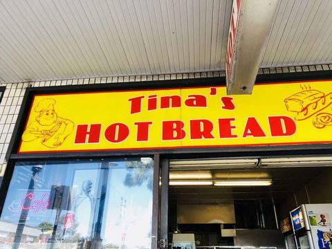 Where's Your Aunty? - VIC Tourism 0
