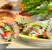 Shingle Inn - Cleveland - VIC Tourism