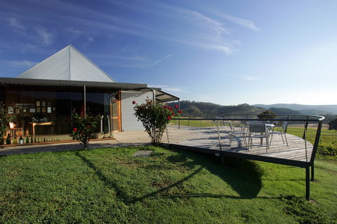Dalwhinnie Wines - VIC Tourism 1