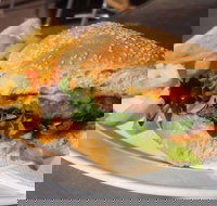 The Commercial Hotel - VIC Tourism