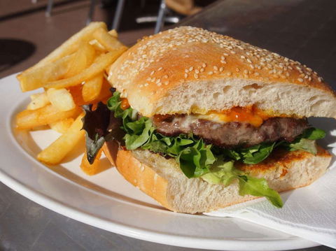 The Commercial Hotel - VIC Tourism 0