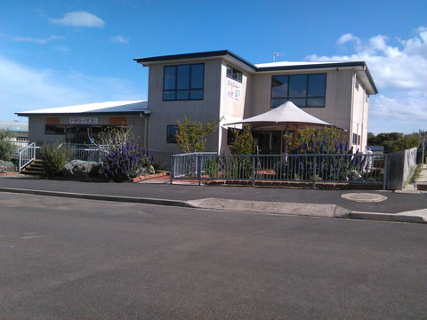 Fire & Ice Cafe - VIC Tourism 0