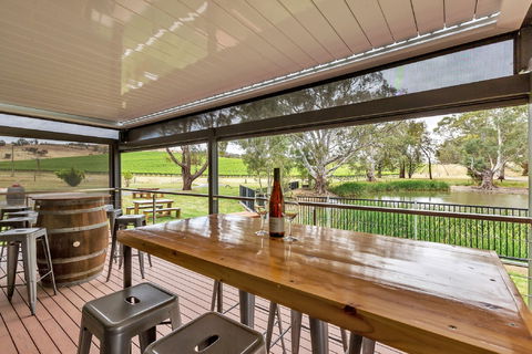 Jaeschkes Hill River Clare Estate - VIC Tourism 2