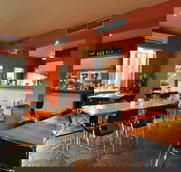 Waves Cafe Bar and Restaurant - VIC Tourism