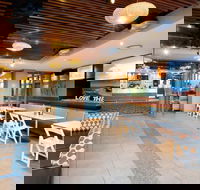 Oceans Bar - Narrabeen Sands Hotel - VIC Tourism