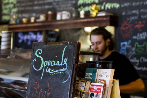 A Bite To Eat - VIC Tourism 0