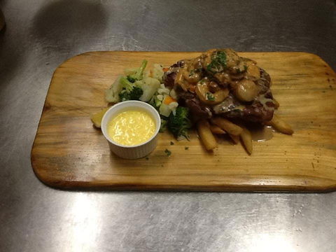 The Blue Parrot Cafe - VIC Tourism 0