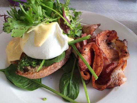 The Golden Fleece - VIC Tourism 0