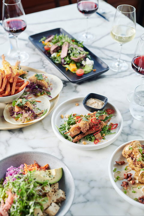 Hotel Sorrento Restaurant - VIC Tourism 0