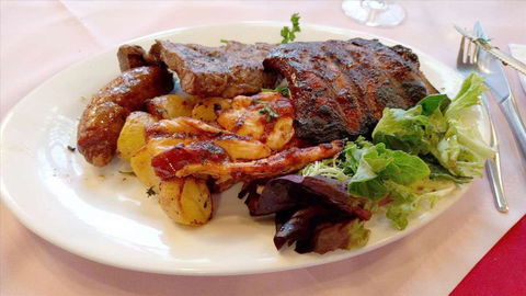 Rosewood Cottage Steakhouse - VIC Tourism 0