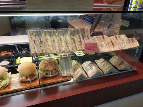 Yoyo's Cafe - VIC Tourism 0