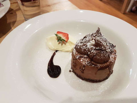 Crown Hotel - VIC Tourism 0