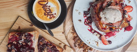 Dizy's - VIC Tourism 1